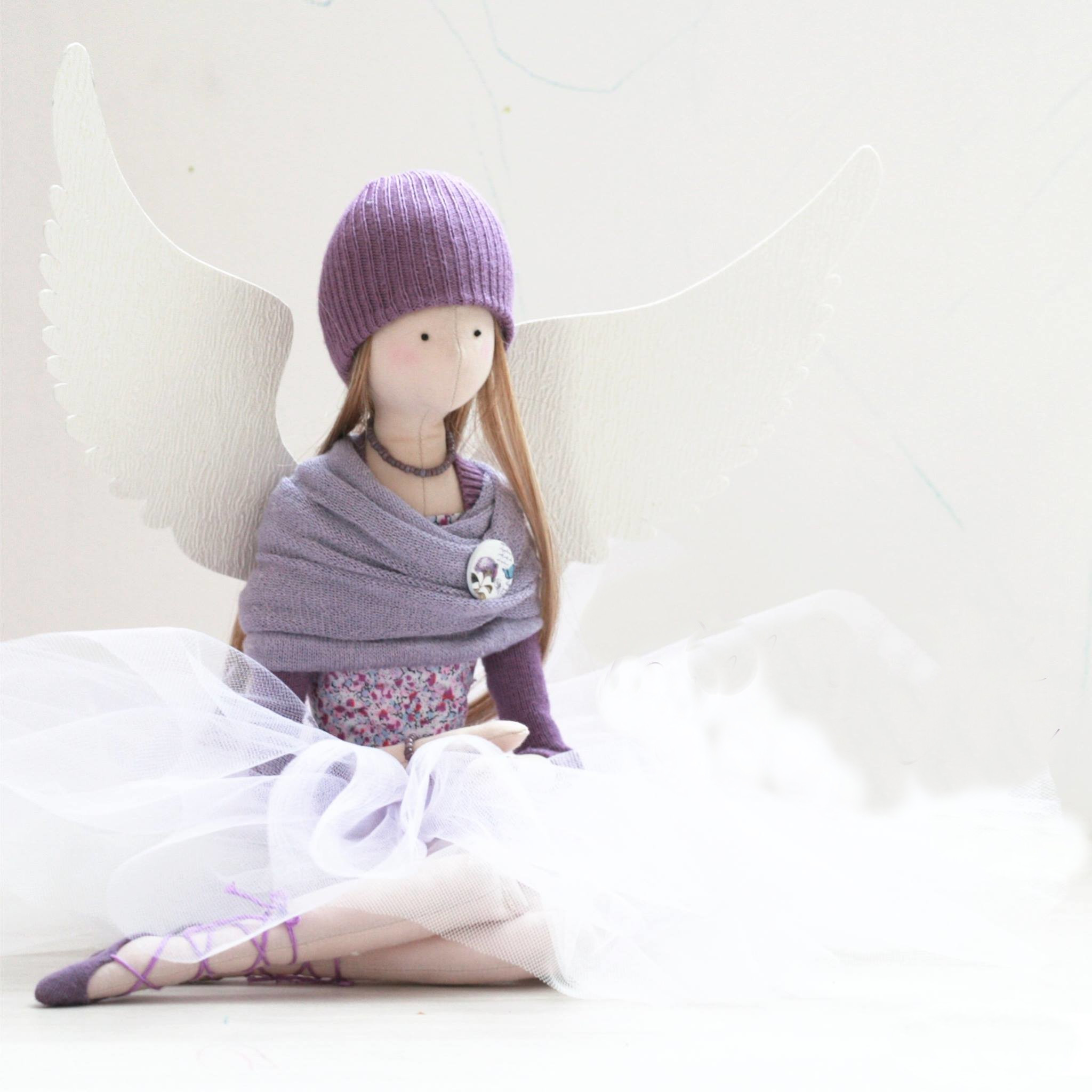 Wioletta na jasnym tle